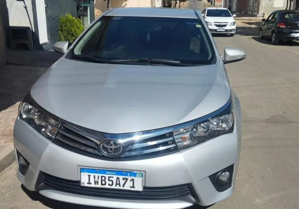  Motorista é rendido e tem veículo roubado por grupo armado na BA-161