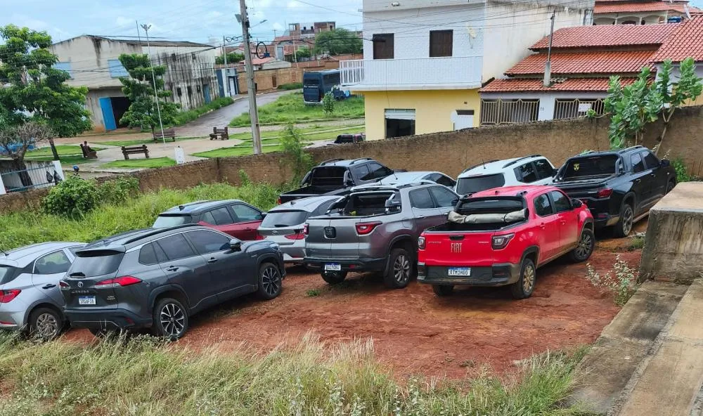 Operação recupera 11 carros roubados em Livramento de Nossa Senhora