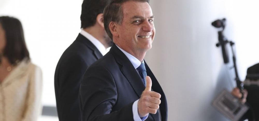 Funcionária que fez disparos em massa na campanha de Bolsonaro ganha cargo no Planalto