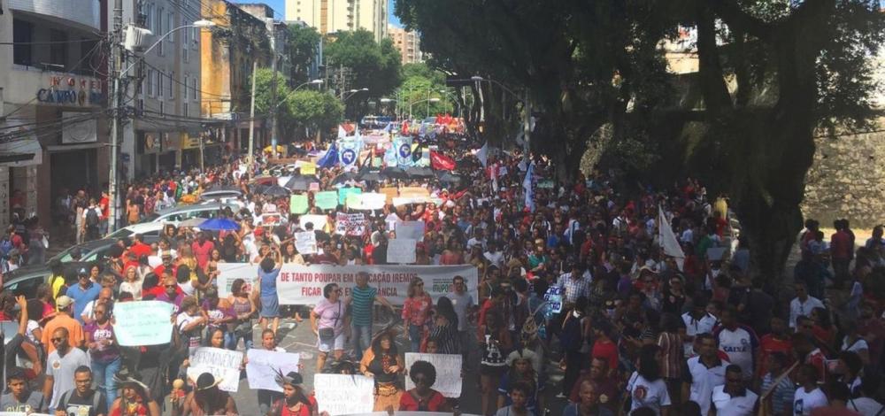 Após novos protestos, MEC diz que universidades 'não podem promover eventos políticos'