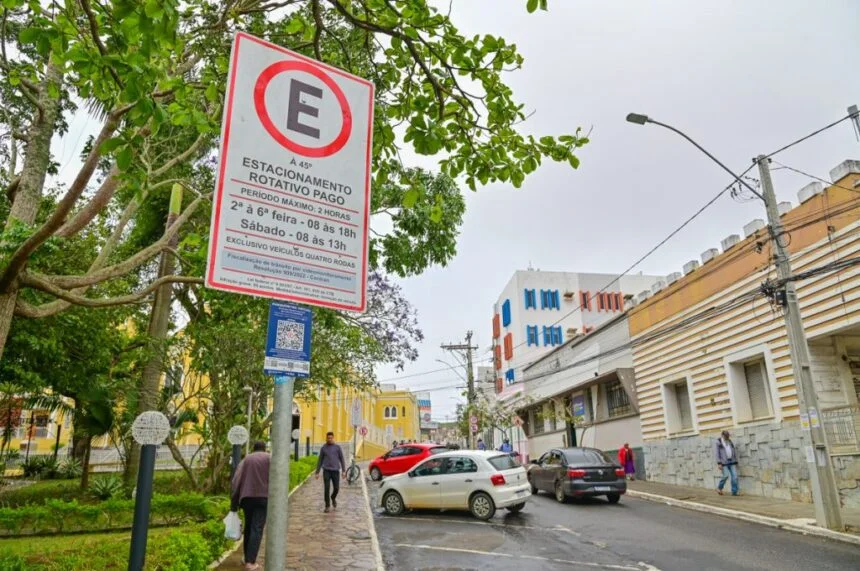 Vitória da Conquista suspende cobrança da Tarifa de Pós‑Utilização da Zona Azul