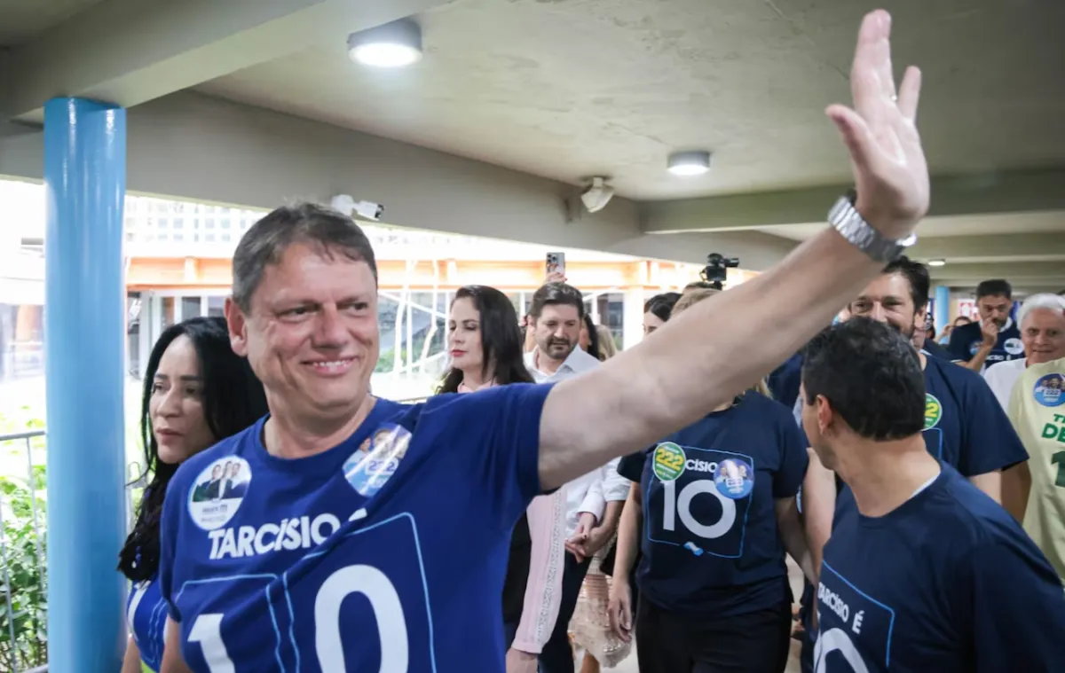 Tarcísio de Freitas vence Fernando Haddad e é reeleito governador de São Paulo no primeiro turno