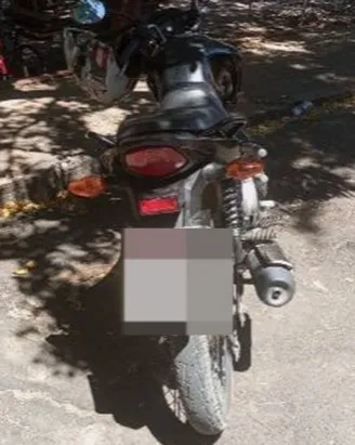 Moto furtada é encontrada estacionada no Centro de Guanambi