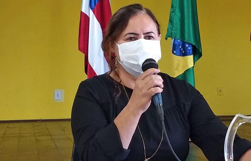 Guanambi: Secretária Municipal de Educação fala sobre medidas adotas durante a Pandemia e distribuição de kits com alimentos a alunos da rede 