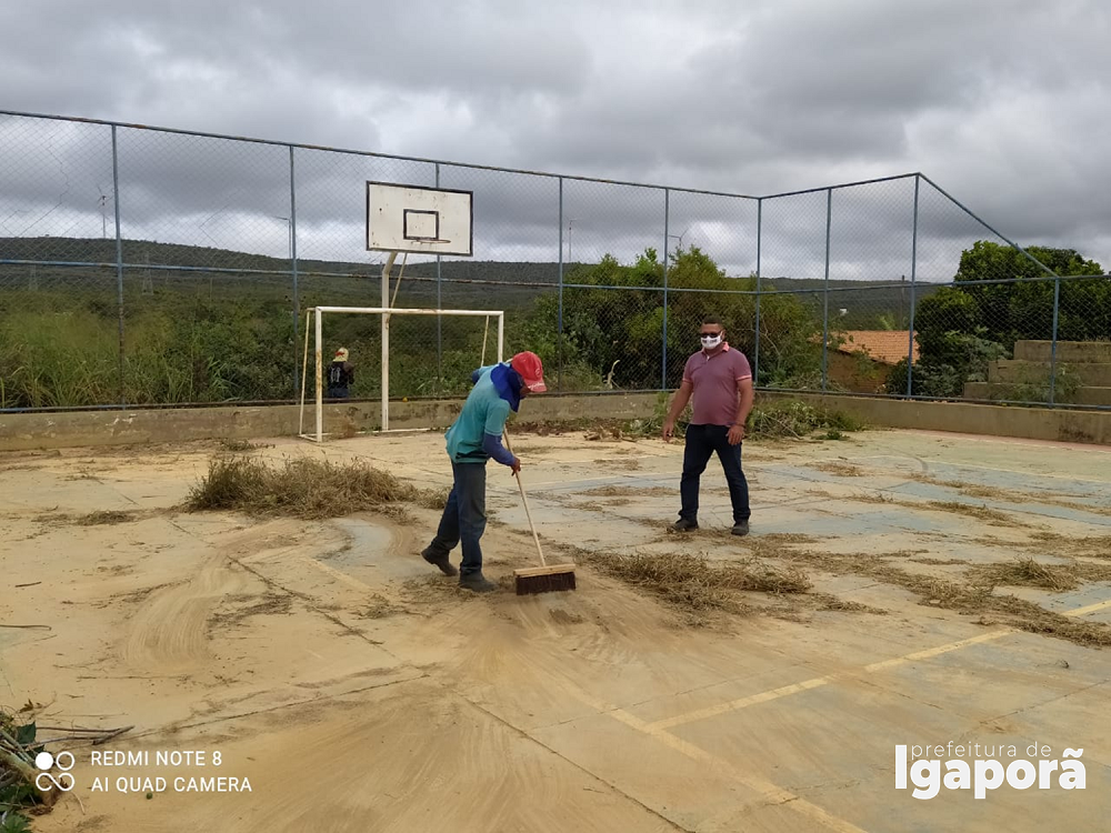 Prefeitura de Igaporã inicia limpeza de espaços esportivos na sede e zona rural