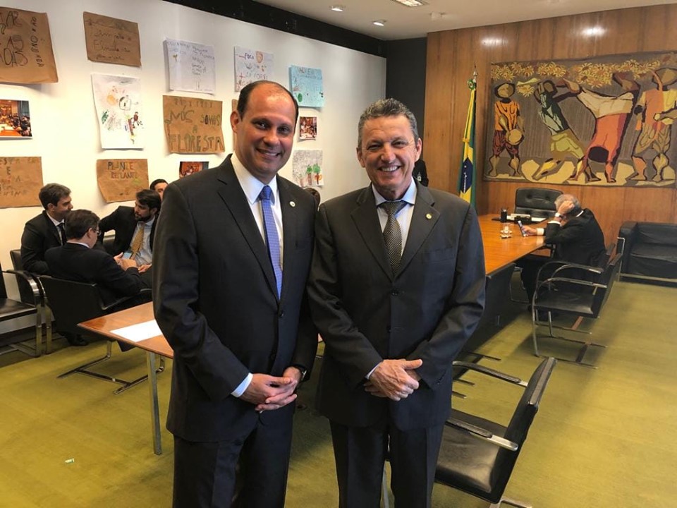Após conclusão de reforma da pista, Deputado Charles Fernandes discute com presidente da ANAC, a certificação do Aeroporto de Guanambi
