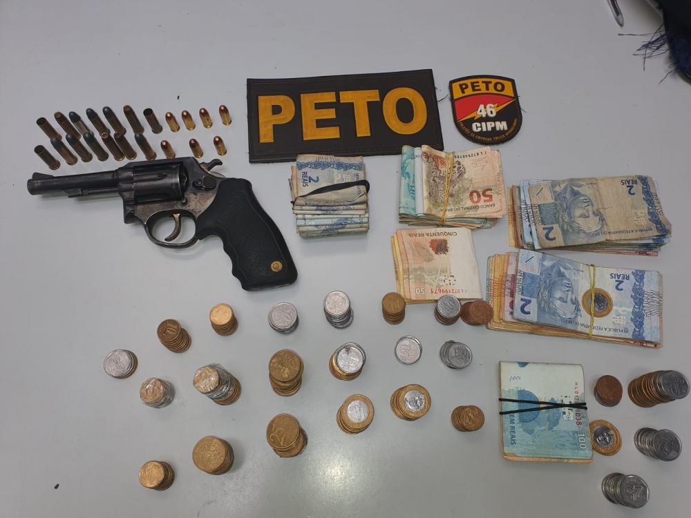 Rio do Pires: PM cumpre mandado de busca e apreensão e prende suspeito