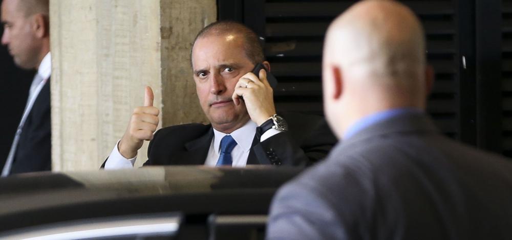 Onyx usou verba pública para bancar voos durante campanha de Bolsonaro