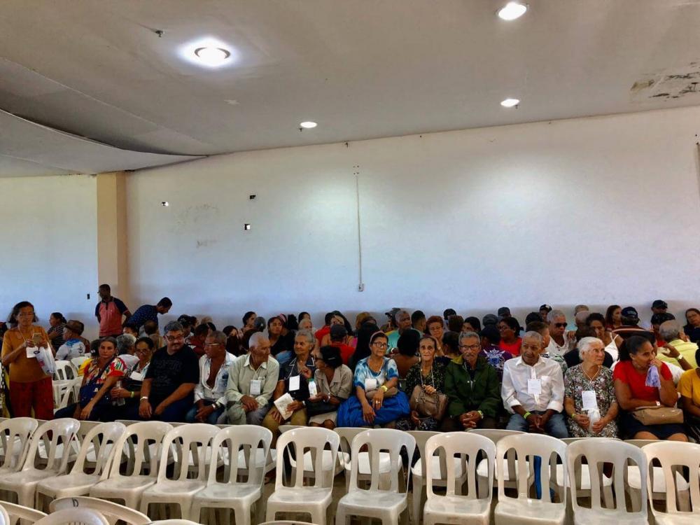 Caetité: Governo Participativo acompanha pacientes para limpeza de lente intraocular em Ilhéus