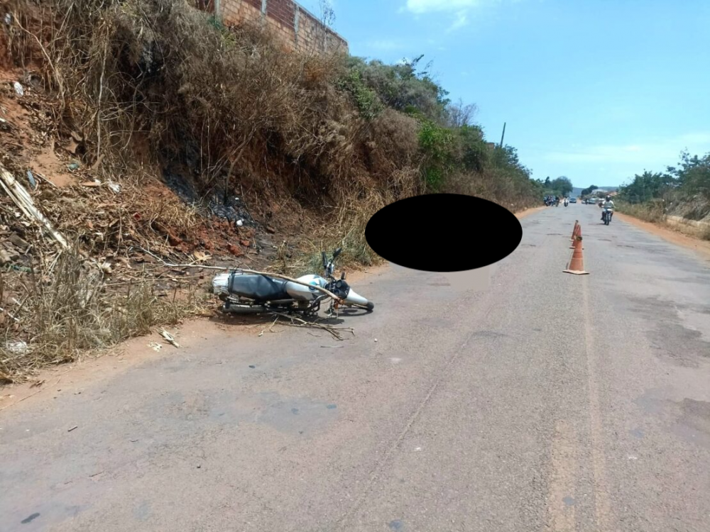 Homem morre após cair de motocicleta na BR-122, em Caetité