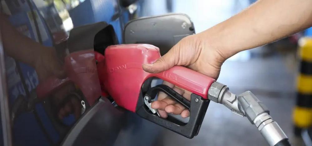 Petrobras anuncia redução de R$ 0,30 no preço do Diesel