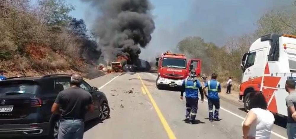 Acidente de carros na BR-116, em Jequié, deixa uma pessoa morta 
