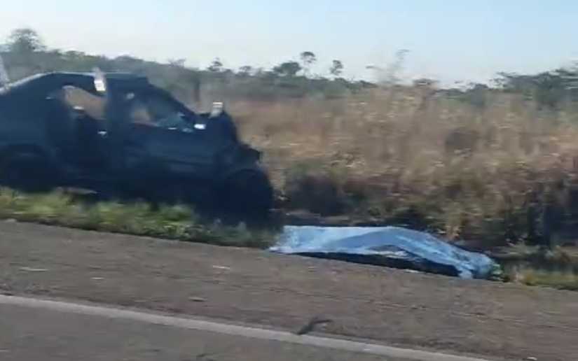 Região: Três pessoas morrem após batida entre carro e carreta