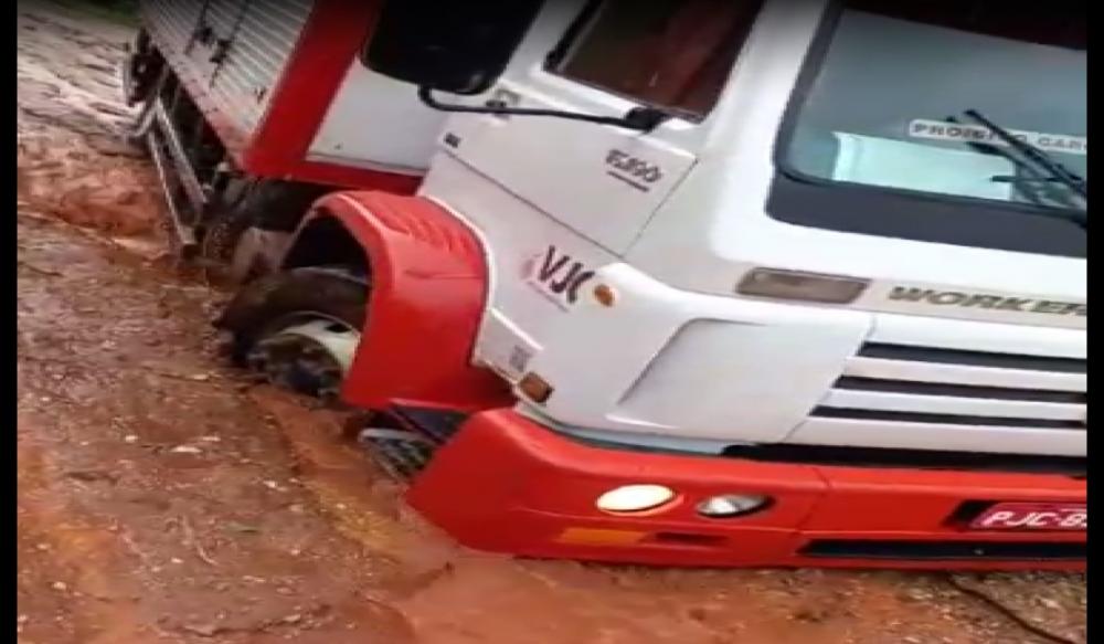 Estrada que interliga o distrito de Pajeú do Vento à Caetité está intrafegável 