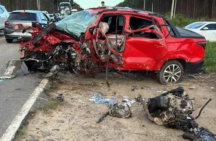 Batida entre quatro veículos deixa quatro mortos e sete feridos na Bahia