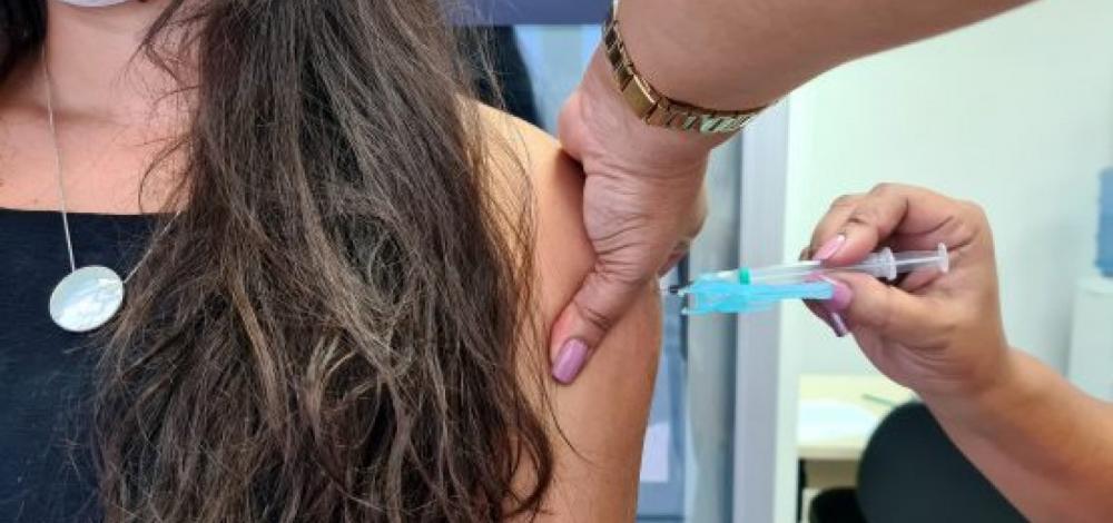 Covid-19: CIB recomenda retomada imediata da vacinação de adolescentes na capital e interior
