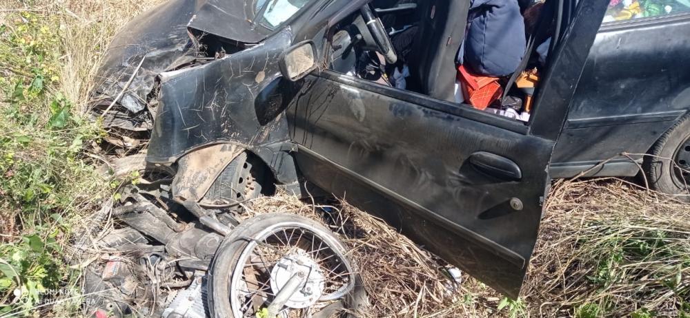 Região: Acidente entre carro de passeio e moto deixa uma pessoa morta