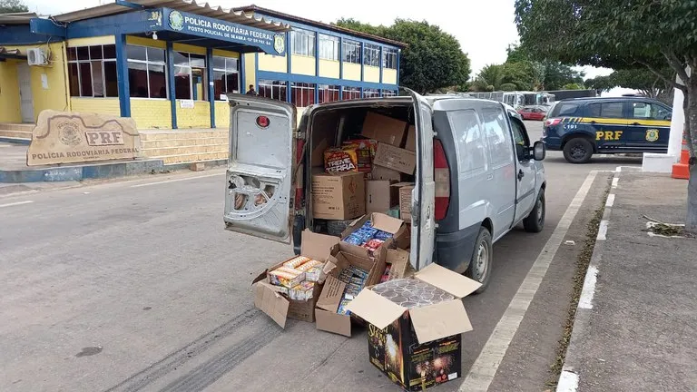 Polícia alerta consumidores e comerciantes sobre uso seguro de fogos de artifício