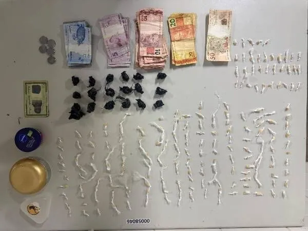 Homem é preso suspeito de tráfico de drogas em Guanambi