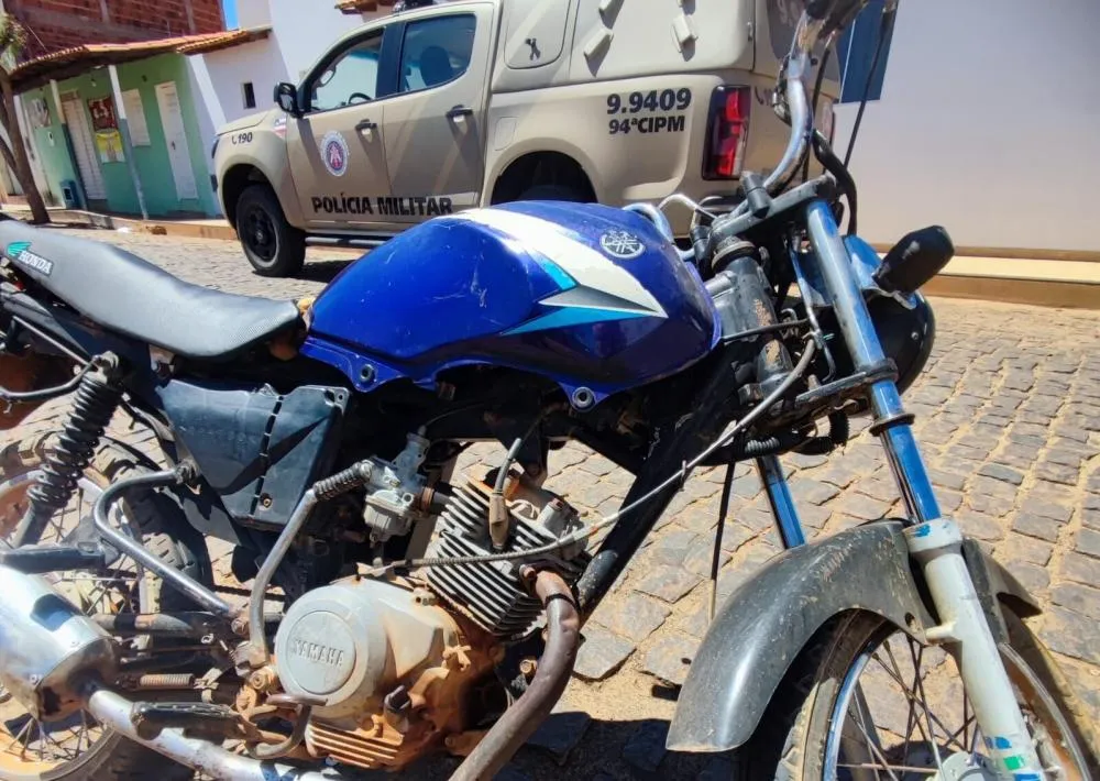 Motocicleta com chassi adulterado é apreendida pela PM em Ibiassucê