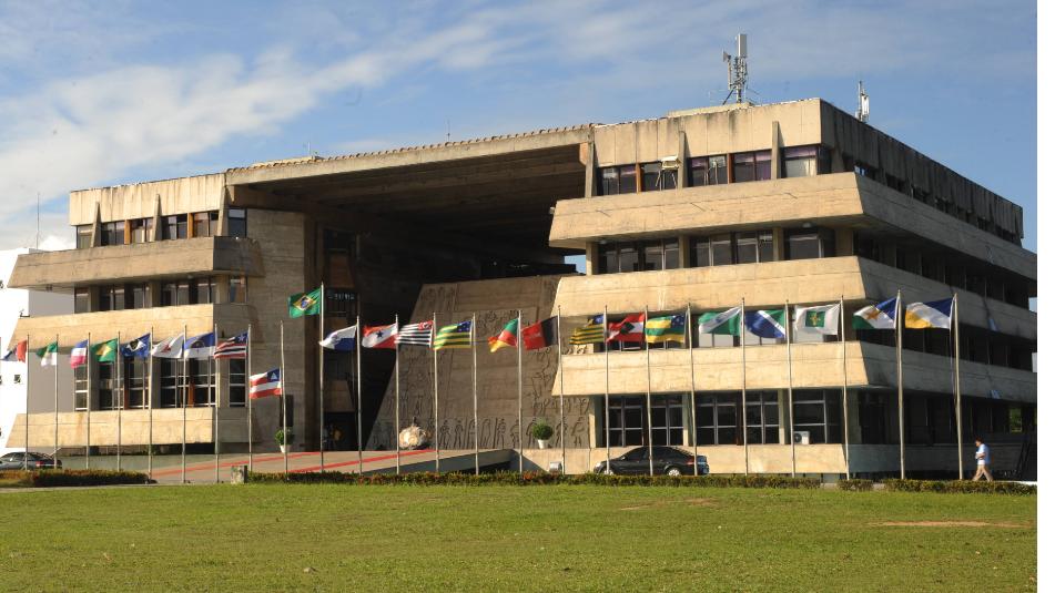 Rui envia à Alba projeto que ajusta salários dos professores ao piso nacional