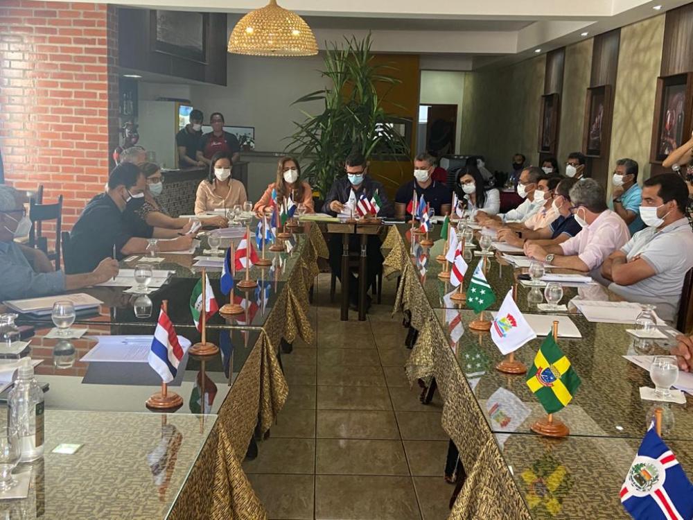 Retorno integral da Policlínica Regional é discutido pelo Consórcio Alto Sertão