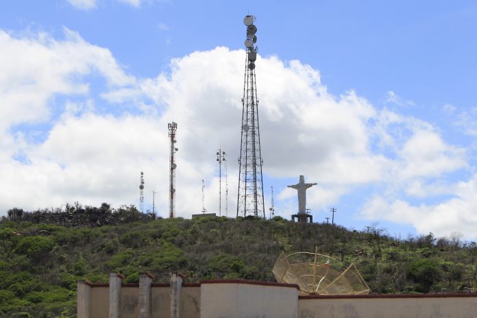 Palmas de Monte Alto recebe sinal digital da TVE e colégio estadual será ampliado