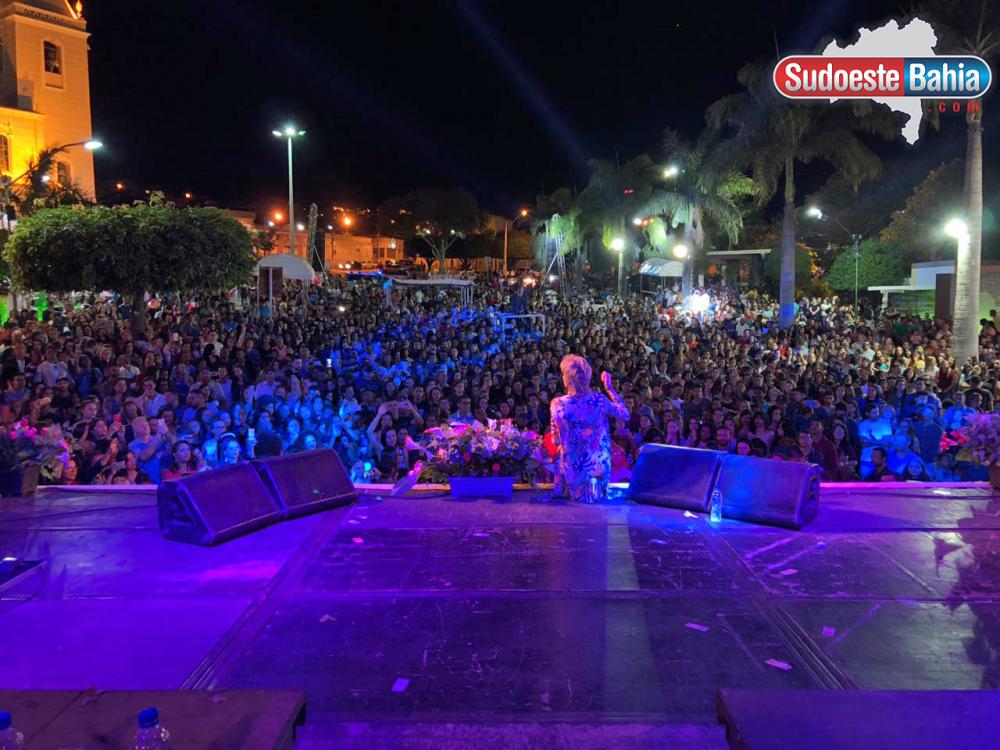 Fé, louvor e adoração marcaram o Dia do Evangélico em Caetité com show de Ludmila Ferber