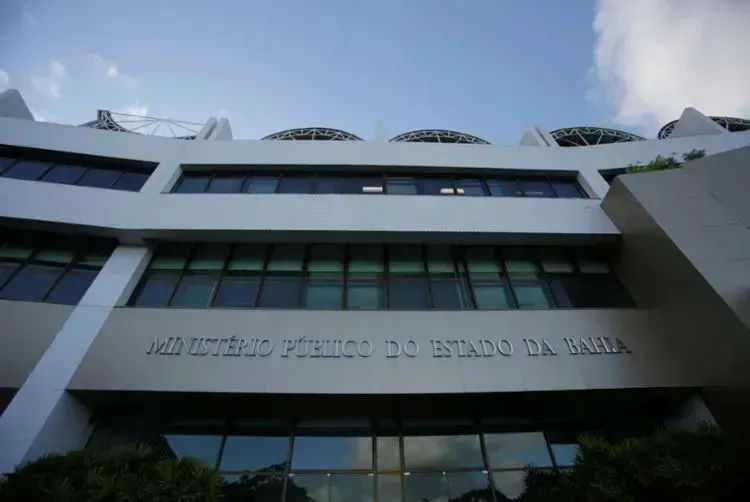 Ministério Público apura possível ocultação de contratos de artistas em Santa Maria da Vitória e São Félix do Coribe