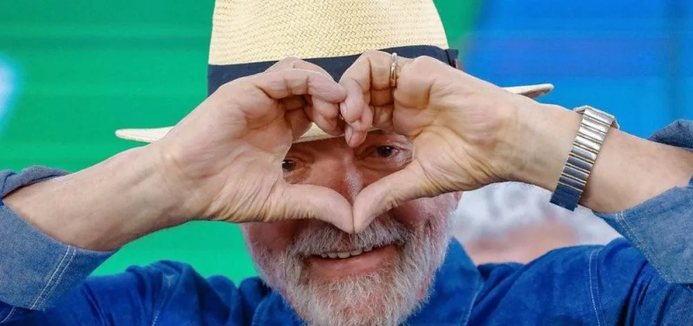 Após embate com Trump, Lula sobe nas intenções de voto e ganha de todos os nomes da direita