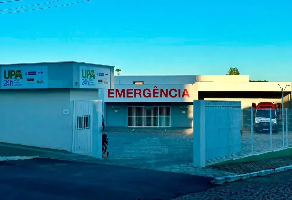 Motociclista fica ferido após bater em poste no Centro de Caetité