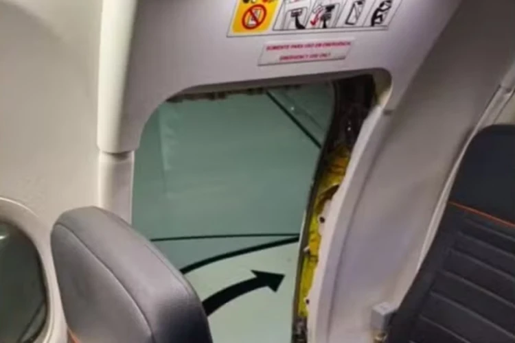 Passageiro de Caculé é retirado de avião após quebrar janela de emergência em Guarulhos