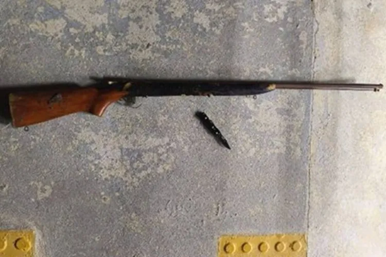 Jovem de 22 anos é detido com espingarda artesanal após denúncia em Iuiu