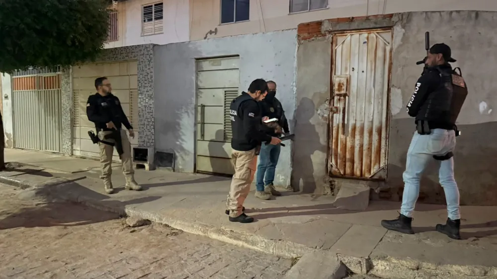 Polícia Civil deflagra operação contra organizações criminosas em Vitória da Conquista e outros cinco estados
