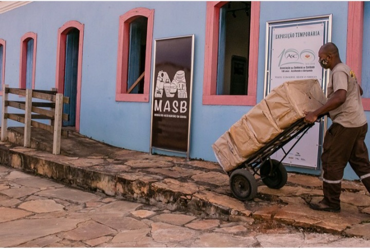 Peças do acervo arqueológico chegam ao MASB, em Caetité 
