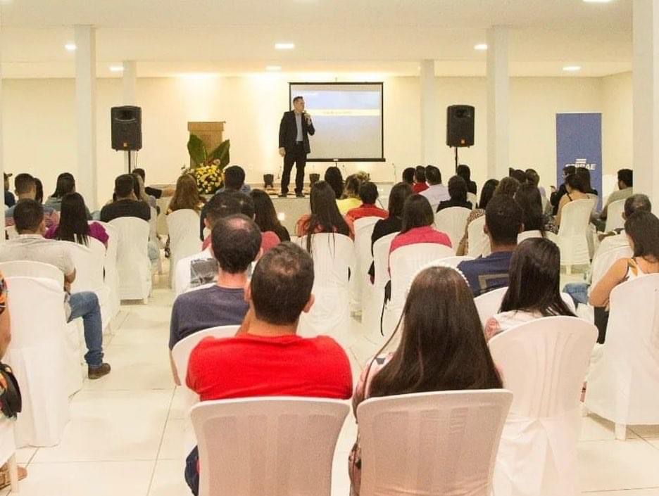 Por uma cidade empreendedora: dialogia e cultura colaborativa com a sociedade caetiteense