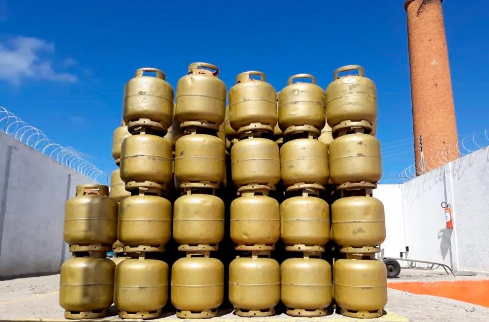 Gás de cozinha tem reajuste médio de R$ 5 na Bahia
