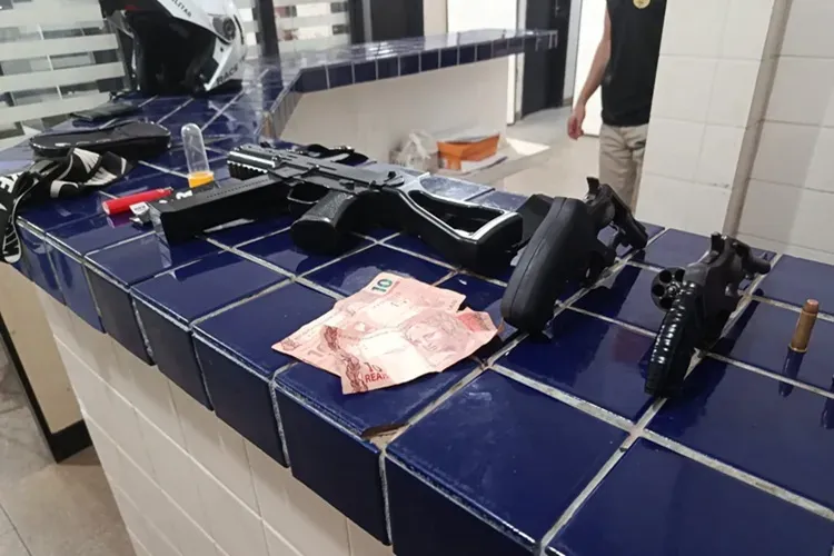 Dois homens são presos com armas e drogas em Brumado