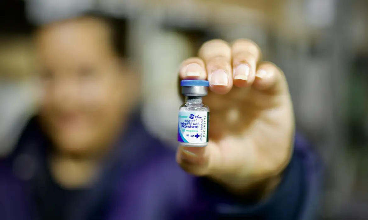 SUS libera vacina contra bronquiolite para bebês de risco