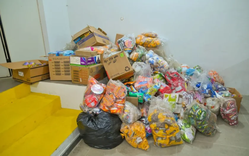 Vitória da Conquista: Vigilância apreende 1,8 tonelada de alimentos vencidos em supermercado 