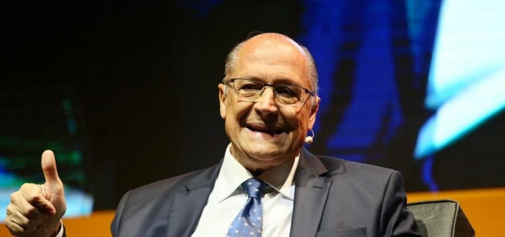 Alckmin volta a pregar ‘voto útil’ e chama disputa entre PT e PSL de ‘bipolarização equivocada’