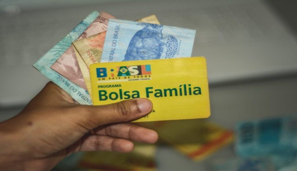 Caixa começa a pagar Bolsa Família com adicional de R$ 150