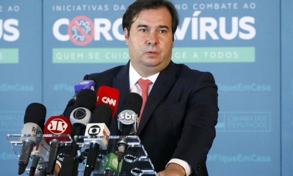 Maia sugere corte nos Poderes para bancar auxílio de R$ 600