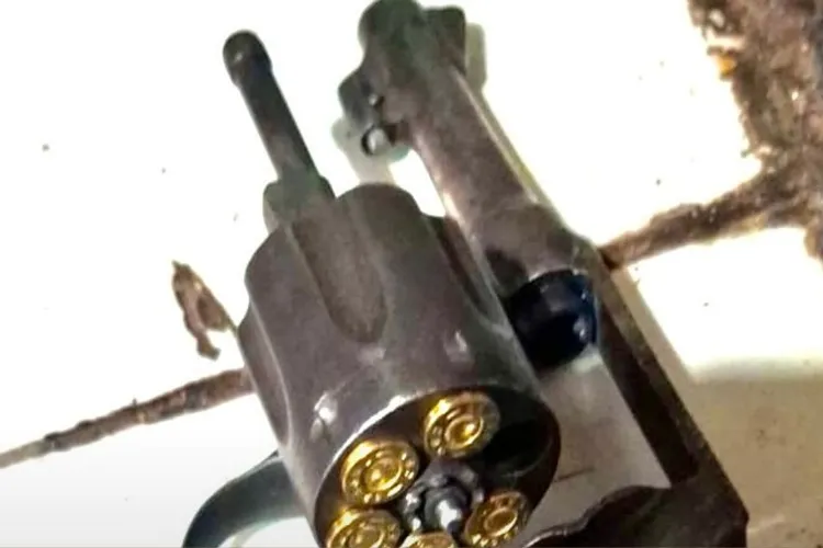 Idoso é encontrado baleado dentro de casa em Tanque Novo