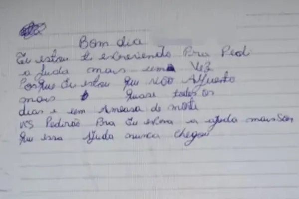 Mulher mantida em cárcere pede socorro em bilhete enviado à professora do filho na Bahia