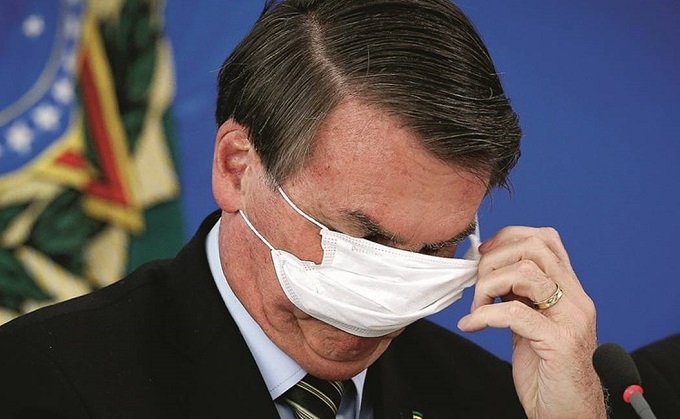 Pesquisa aponta rejeição recorde a Bolsonaro de 54% na gestão da pandemia