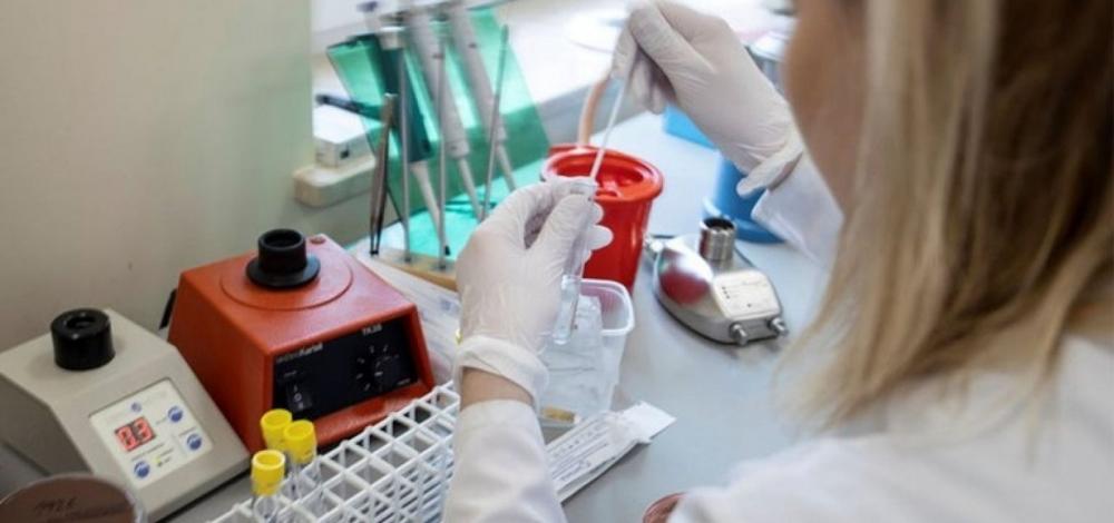 Laboratórios privados deixam de notificar casos de Covid-19 na Bahia, diz Sesab