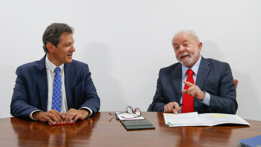 Existe consenso dentro do PT e da base aliada sobre candidatura de Lula em 2026, diz Haddad