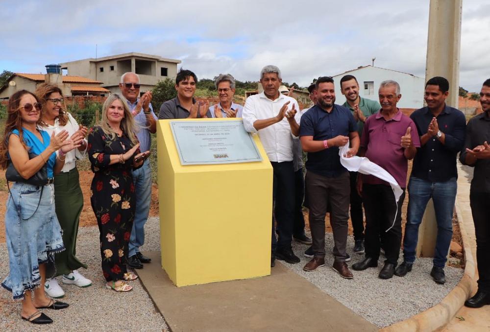 Deputada Ivana Bastos cumpre agenda de entrega de benefícios em Jacaraci e Pindaí 