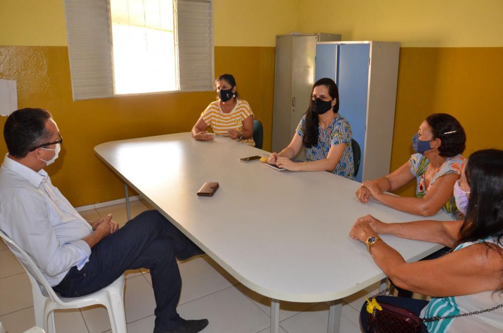 Secretário de Educação de Guanambi afirma que volta às aulas está prevista para fevereiro e pela internet